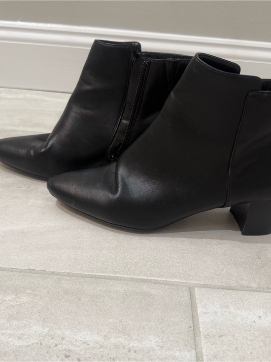 Rockport Shoes - Rockport Black Pointed Toe Ankle Booties